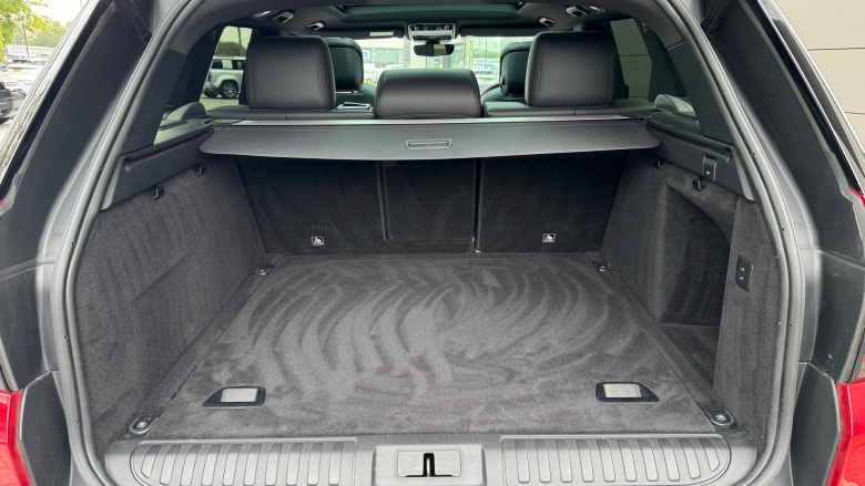 Land Rover Range Rover Sport 3.0 D300 HSE Silver 5dr Auto Diesel Estate